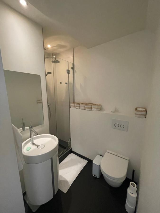 Apartment In Trendy Chatelain Center Brussels Area Little Garden Internet Wifi Bruxelas Exterior foto